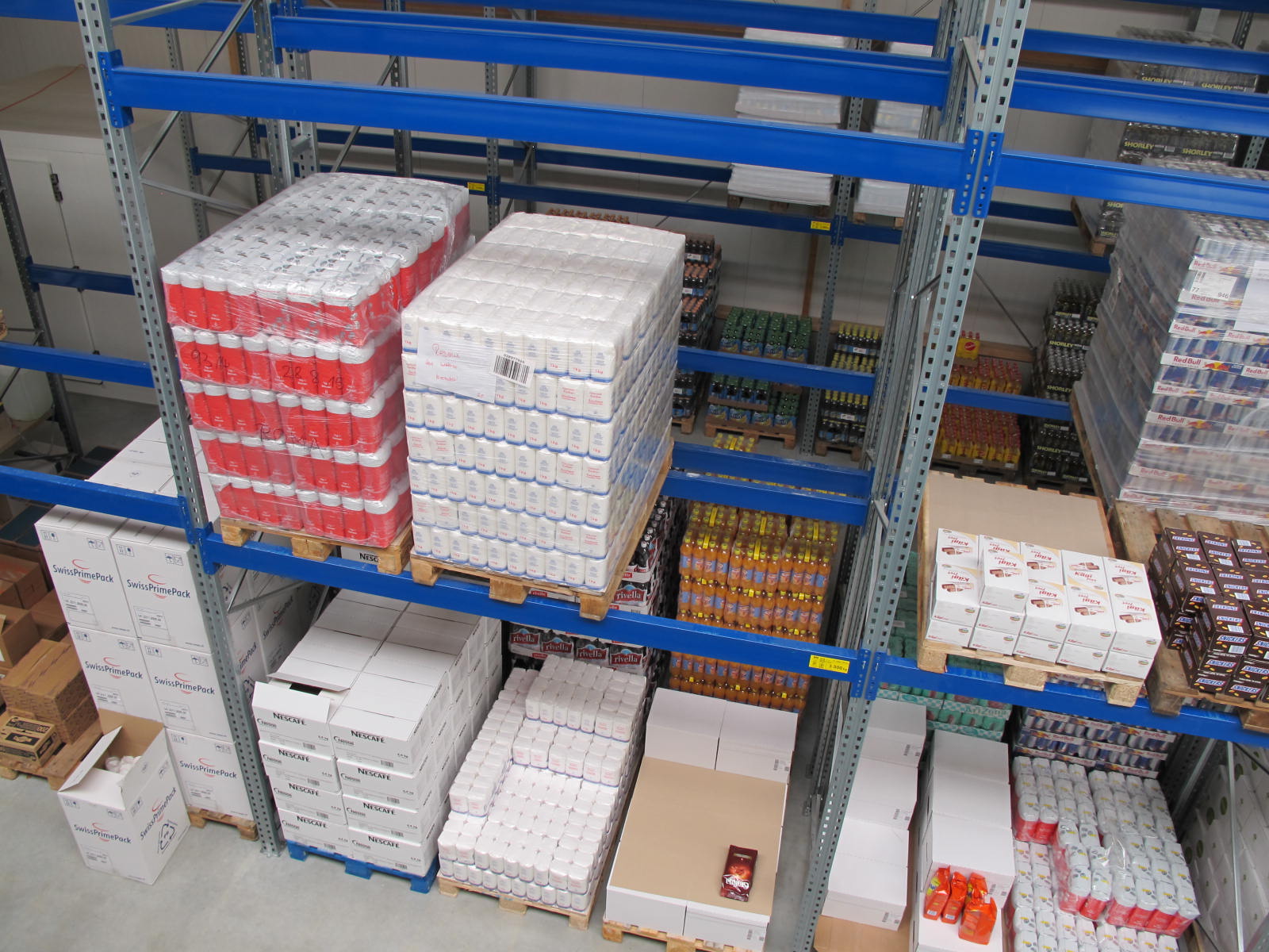 &Uuml;bersicht im Lager der Einf&uuml;llprodukte